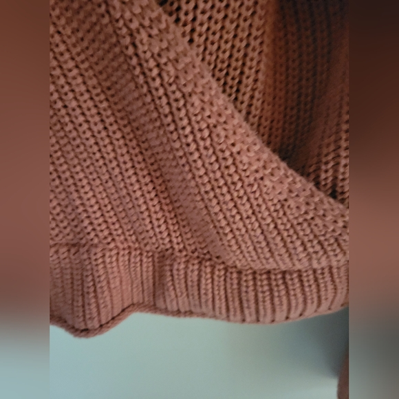 Chunky knit faux wrap sweater - Picture 5 of 8